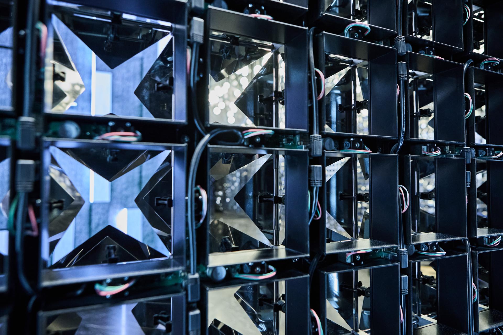 Kinetic Wall KWSA