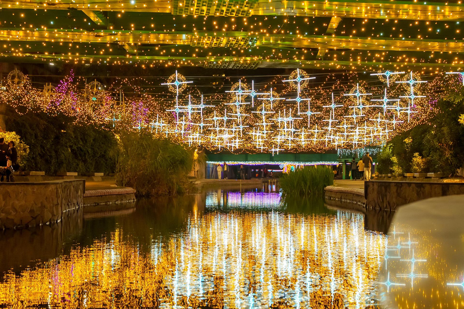 2026 Zhonggang Canal Projection Mapping — Starlight Galaxy